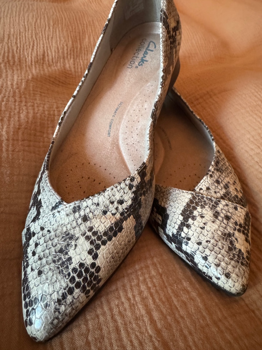 Clarks Collection Snakeskin Pointed Toe Flats Comfort Shoes